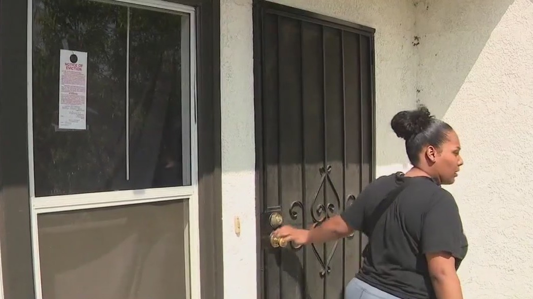 Mom of 4 evicted, community protests